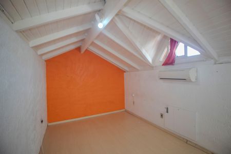 Casa de condomínio à venda com 177m², 4 quartos e 1 vagaQuarto 4