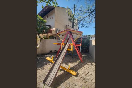 Casa de condomínio à venda com 177m², 4 quartos e 1 vagaÁrea comum - Playground