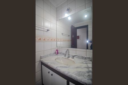 Casa de condomínio à venda com 177m², 4 quartos e 1 vagaBanheiro 2