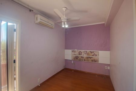 Casa de condomínio à venda com 177m², 4 quartos e 1 vagaSuite