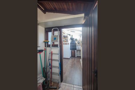Casa de condomínio à venda com 177m², 4 quartos e 1 vagaÁrea de Serviço