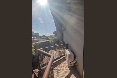 Casa de condomínio à venda com 177m², 4 quartos e 1 vagaVaranda