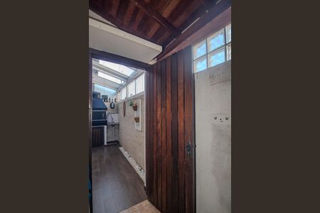 Casa de condomínio à venda com 177m², 4 quartos e 1 vagaÁrea de Serviço