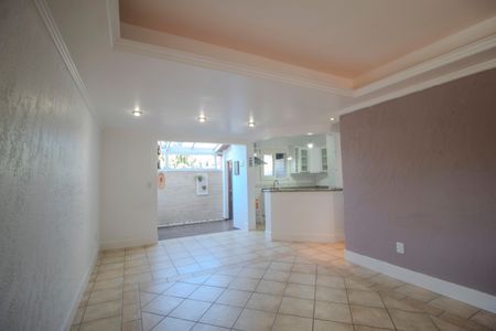 Casa de condomínio à venda com 177m², 4 quartos e 1 vagaSala/Cozinha