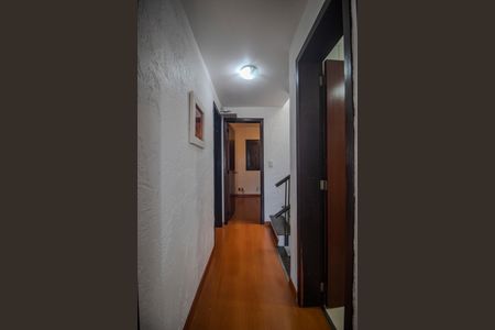 Casa de condomínio à venda com 177m², 4 quartos e 1 vagaCorredor