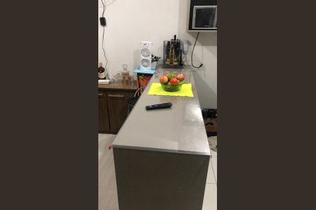 Cozinha de apartamento à venda com 1 quarto, 34m² em Veleiros, São Paulo