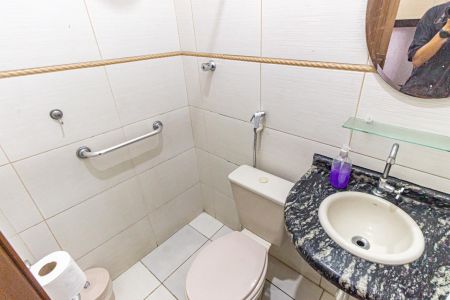 Casa à venda com 280m², 4 quartos e 5 vagas Casa à venda com 280m², 4 quartos e 5 vagasBanheiro da Suíte 2
