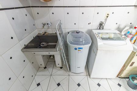 Casa à venda com 280m², 4 quartos e 5 vagas Casa à venda com 280m², 4 quartos e 5 vagasÁrea de Serviço