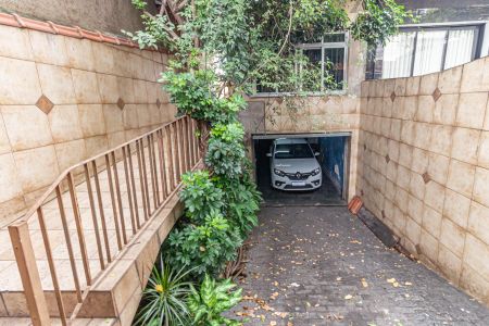 Garagem de casa à venda com 4 quartos, 280m² em Vila Bertioga, São Paulo