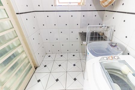 Casa à venda com 280m², 4 quartos e 5 vagas Casa à venda com 280m², 4 quartos e 5 vagasÁrea de Serviço