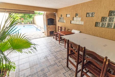 Casa à venda com 280m², 4 quartos e 5 vagas Casa à venda com 280m², 4 quartos e 5 vagasPiscina e Churrasqueira
