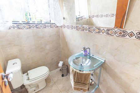Casa à venda com 280m², 4 quartos e 5 vagas Casa à venda com 280m², 4 quartos e 5 vagasLavabo