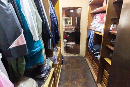 Casa à venda com 280m², 4 quartos e 5 vagas Casa à venda com 280m², 4 quartos e 5 vagasSuíte 1 - Closet