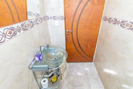Casa à venda com 280m², 4 quartos e 5 vagas Casa à venda com 280m², 4 quartos e 5 vagasLavabo