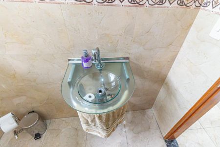 Casa à venda com 280m², 4 quartos e 5 vagas Casa à venda com 280m², 4 quartos e 5 vagasLavabo