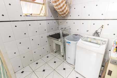 Casa à venda com 280m², 4 quartos e 5 vagas Casa à venda com 280m², 4 quartos e 5 vagasÁrea de Serviço