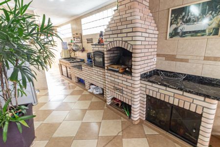 Casa à venda com 280m², 4 quartos e 5 vagas Casa à venda com 280m², 4 quartos e 5 vagasVaranda gourmet