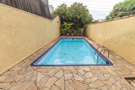 Casa à venda com 280m², 4 quartos e 5 vagas Casa à venda com 280m², 4 quartos e 5 vagasPiscina e Churrasqueira