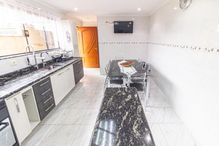 Casa à venda com 280m², 4 quartos e 5 vagas Casa à venda com 280m², 4 quartos e 5 vagasCozinha