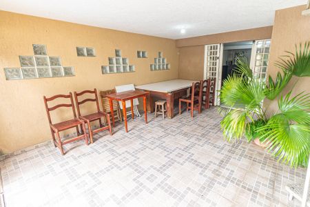Casa à venda com 280m², 4 quartos e 5 vagas Casa à venda com 280m², 4 quartos e 5 vagasPiscina e Churrasqueira