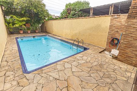 Casa à venda com 280m², 4 quartos e 5 vagas Casa à venda com 280m², 4 quartos e 5 vagasPiscina e Churrasqueira
