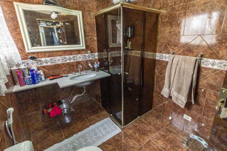 Casa à venda com 280m², 4 quartos e 5 vagas Casa à venda com 280m², 4 quartos e 5 vagasBanheiro da Suíte 1