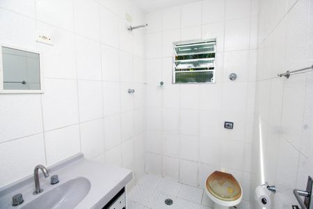 Banheiro de casa para alugar com 1 quarto, 60m² em Vila Lucinda, Santo André