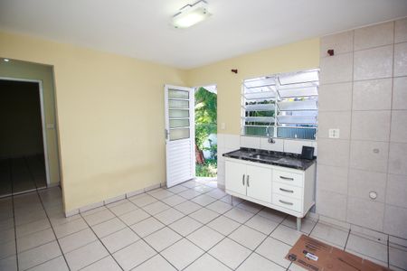 Cozinha de casa para alugar com 1 quarto, 60m² em Vila Lucinda, Santo André