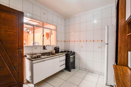 Casa à venda com 90m², 2 quartos e 2 vagas Casa à venda com 90m², 2 quartos e 2 vagasCozinha