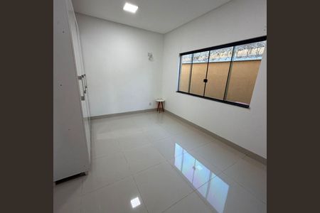 Sala de casa para alugar com 4 quartos, 400m² em Vila Brasilia, Goiânia