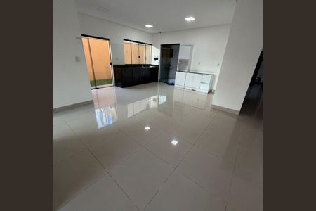 Sala de casa para alugar com 4 quartos, 400m² em Vila Brasilia, Goiânia