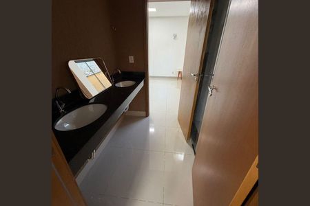 Casa para alugar com 400m², 4 quartos e 4 vagasBanheiro
