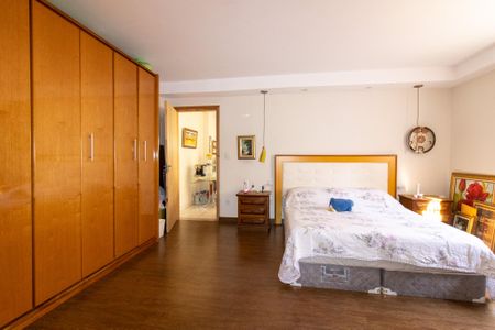 Casa à venda com 257m², 4 quartos e 3 vagasCasa 2 Quarto