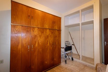 Casa à venda com 257m², 4 quartos e 3 vagasQuarto 2