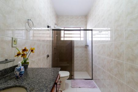 Casa à venda com 257m², 4 quartos e 3 vagasBanheiro 3