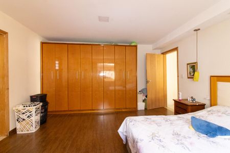 Casa à venda com 257m², 4 quartos e 3 vagasCasa 2 Quarto