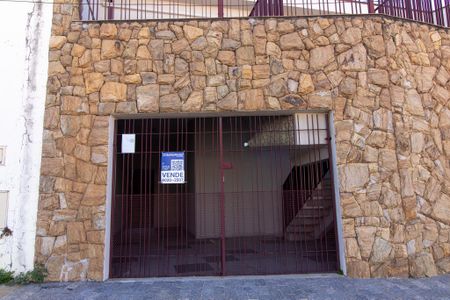 Casa à venda com 257m², 4 quartos e 3 vagasFachada