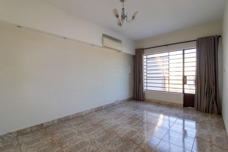 Casa à venda com 257m², 4 quartos e 3 vagasQuarto 4