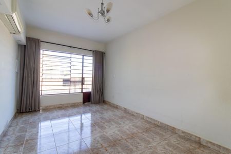 Casa à venda com 257m², 4 quartos e 3 vagasQuarto 4