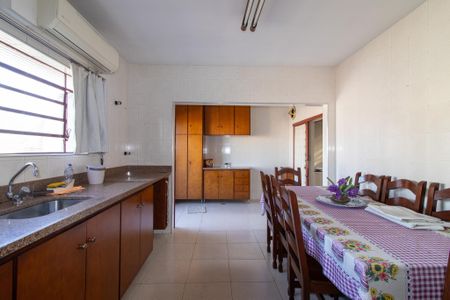 Casa à venda com 257m², 4 quartos e 3 vagasCozinha
