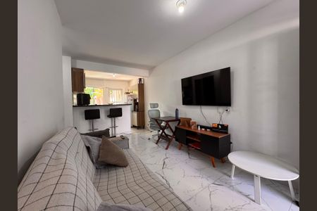 Sala de casa de condomínio à venda com 2 quartos, 60m² em Recreio dos Bandeirantes, Rio de Janeiro