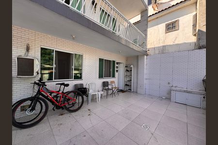 Casa de condomínio à venda com 60m², 2 quartos e sem vagaVaranda / Área externa