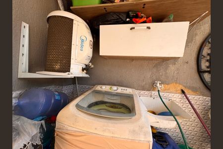 Casa de condomínio à venda com 60m², 2 quartos e sem vagaÁrea de Serviço