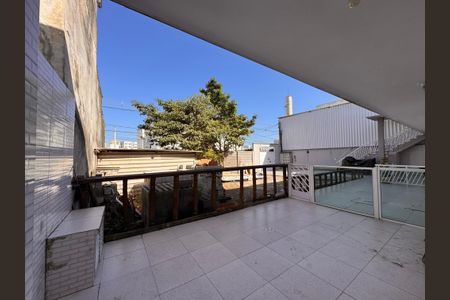 Casa de condomínio à venda com 60m², 2 quartos e sem vagaVaranda / Área externa