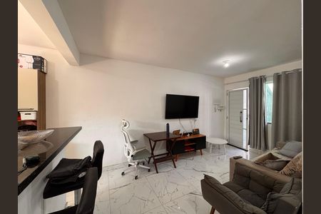 Casa de condomínio à venda com 60m², 2 quartos e sem vagaSala