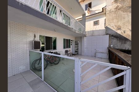 Casa de condomínio à venda com 60m², 2 quartos e sem vagaVaranda / Área externa