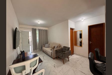 Sala de casa de condomínio à venda com 2 quartos, 60m² em Recreio dos Bandeirantes, Rio de Janeiro