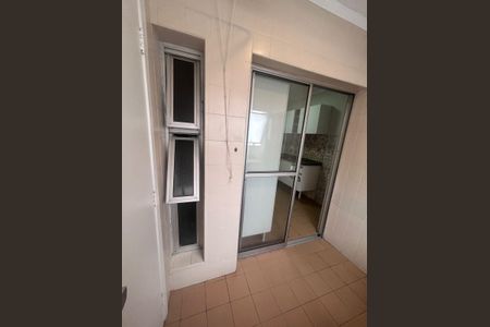 Apartamento à venda com 75m², 3 quartos e 2 vagas Apartamento à venda com 75m², 3 quartos e 2 vagasVaranda