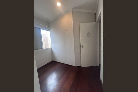 Apartamento à venda com 75m², 3 quartos e 2 vagas Apartamento à venda com 75m², 3 quartos e 2 vagasQuarto