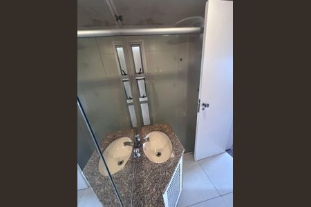 Apartamento à venda com 75m², 3 quartos e 2 vagas Apartamento à venda com 75m², 3 quartos e 2 vagasBanheiro